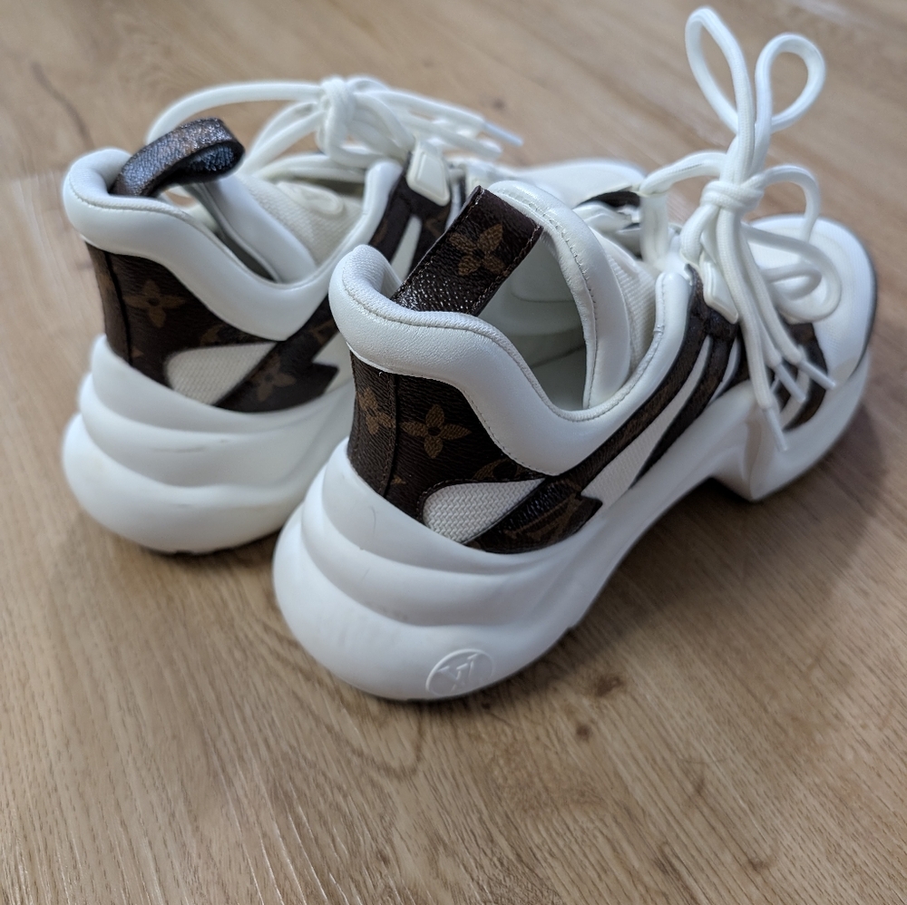 Louis Vuitton Shoes - Picture 3 of 10